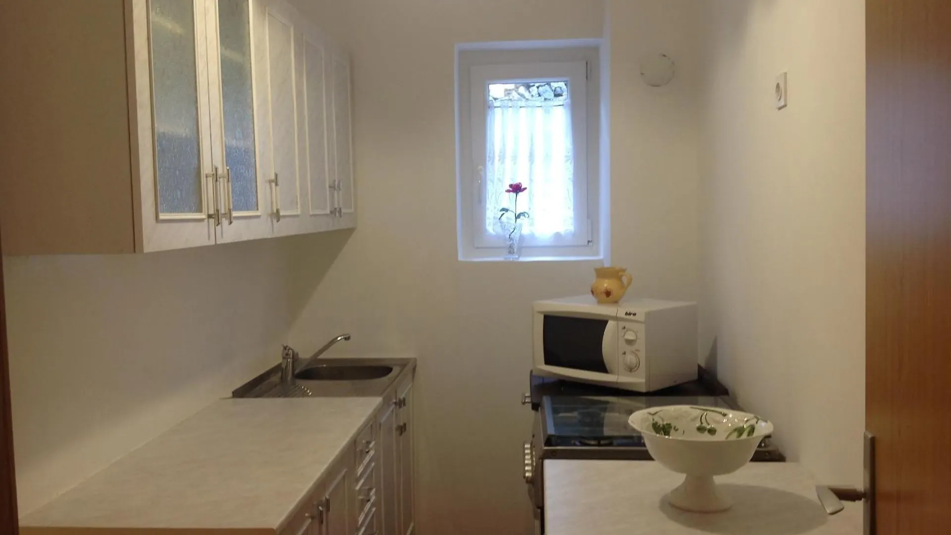 Apartment Paris With Jacuzzi And Sea View Smrika 0*,  Croatia