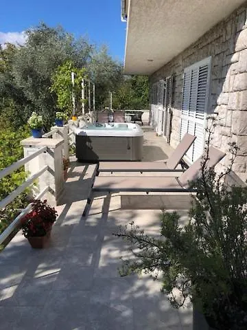 Apartment Paris With Jacuzzi And Sea View Smrika